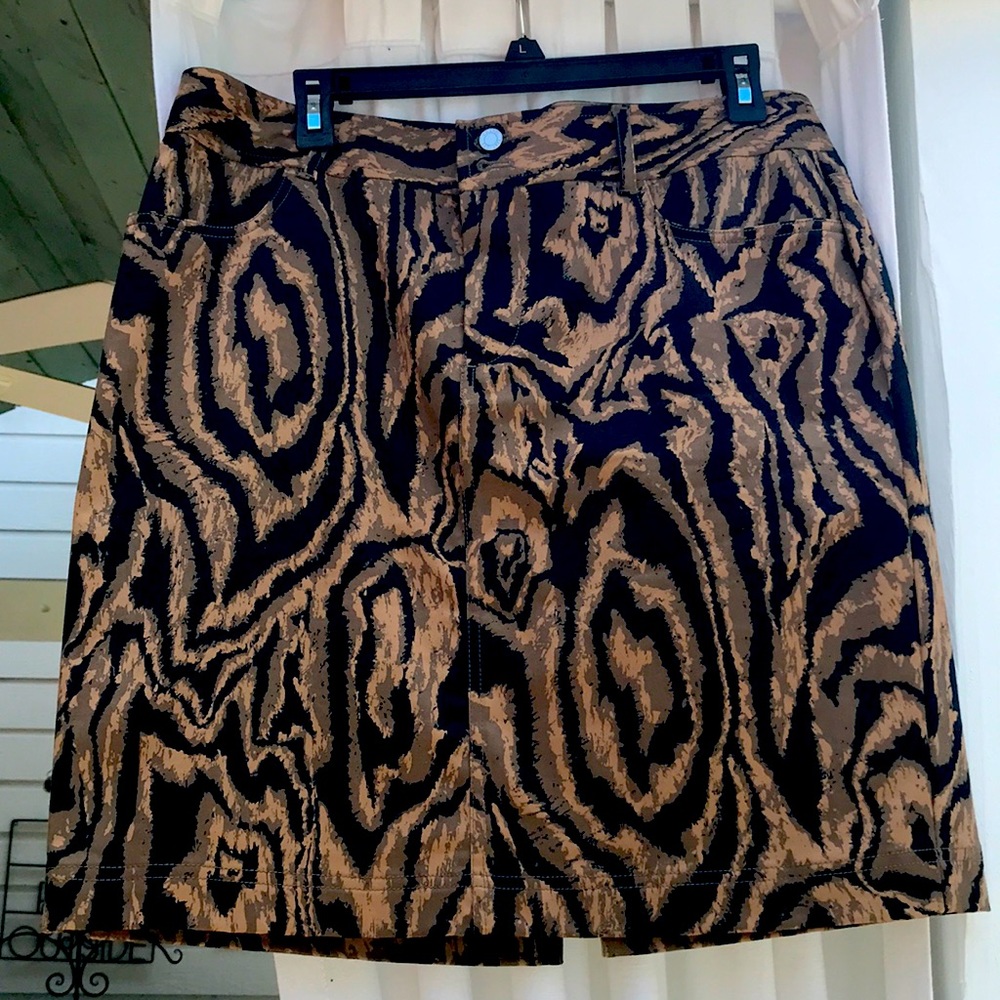 Tiger striped Chaps mini skirt 20 inches long slit in the back size 10